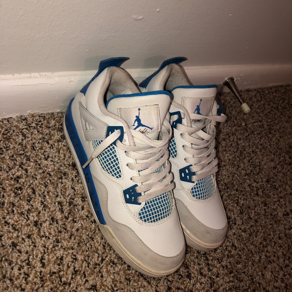 Air Jordan Retro 4s